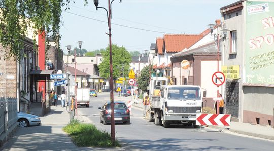 KOŃCZĄ Z OBWODNICĄ I WCHODZĄ DO CENTRUM