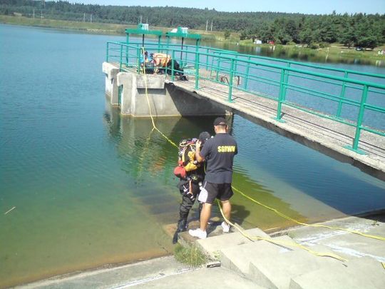 ZNALEŹLI CIAŁO: TRWAJĄ USTALENIA, CZY TO MATEUSZ STACHERA
