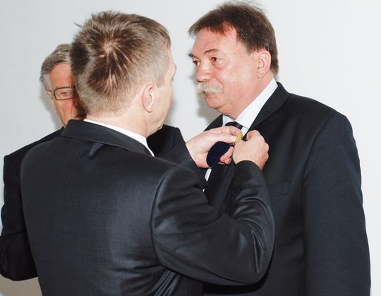 SZCZEKOCINY: ZŁOTO ZA ZASŁUGI DLA BURMISTRZA I SOŁTYSKI