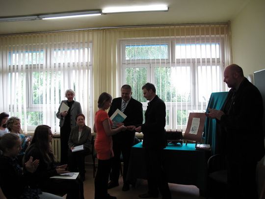 TĘ KSIĄŻKĘ WARTO PRZECZYTAĆ