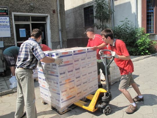 PORĘBA PODPISAŁA UMOWĘ Z BANKIEM ŻYWNOŚCI