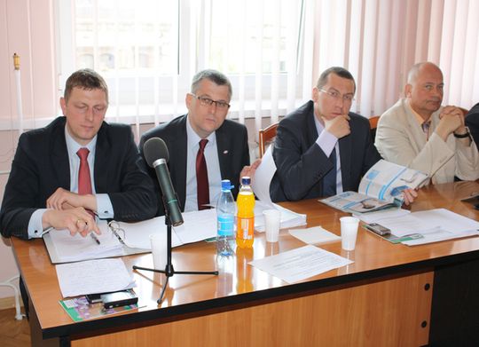 DO MINISTRA PO KREDYT