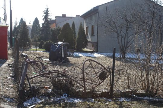 SKASOWAŁ OGRODZENIA I UCIEKŁ