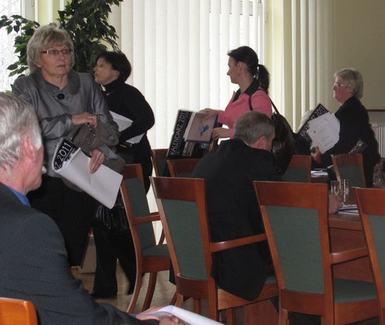 NAW WYRZUCA RADNĄ NEMŚ