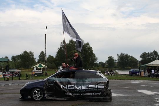 PALENIE GUMY I PISK OPON