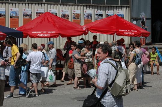 KRYSZTAŁOWE JARMARKI OKAZAŁY SIĘ TURYSTYCZNYM HITEM