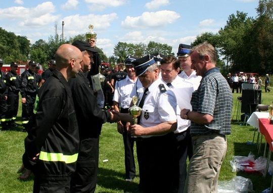 STRAŻACY SPRAWDZILI SWOJE UMIEJĘTNOŚCI