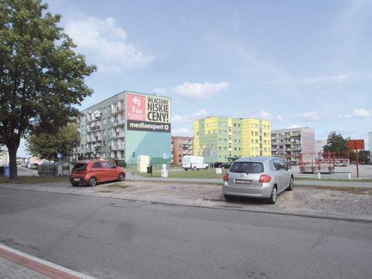 NOWE MIEJSCA PARKINGOWE ZAMIAST ZNISZCZONEGO TRAWNIKA