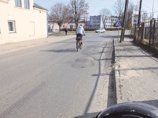 WSZĘDZIE TE DZIURY!