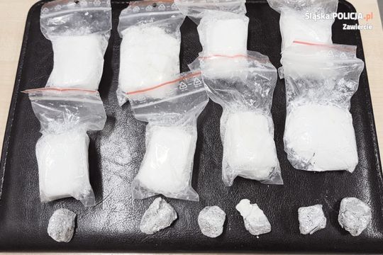 ZNALEZIONYCH NARKOTYKÓW STARCZYŁOBY NA TYSIĄC PORCJI