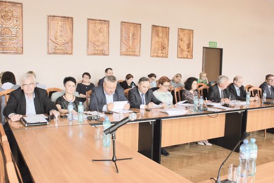 KOSMETYCZNE ZMIANY NAZW SZKÓŁ I BEZZASADNE SKARGI